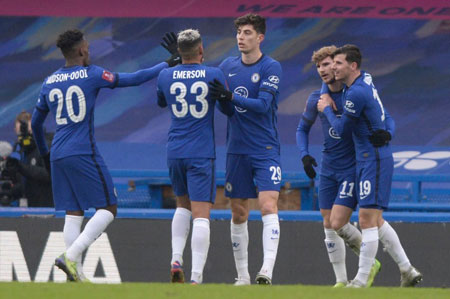 国安赛前训练人员齐整，达万、侯森跟队，乃比江“爆射”法比奥