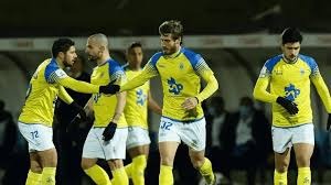 又丢球了，第16分钟，国足大门就被澳大利亚攻破